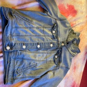 It’s from cat and Jack it’s a 1416 extra-large they all buttons on it